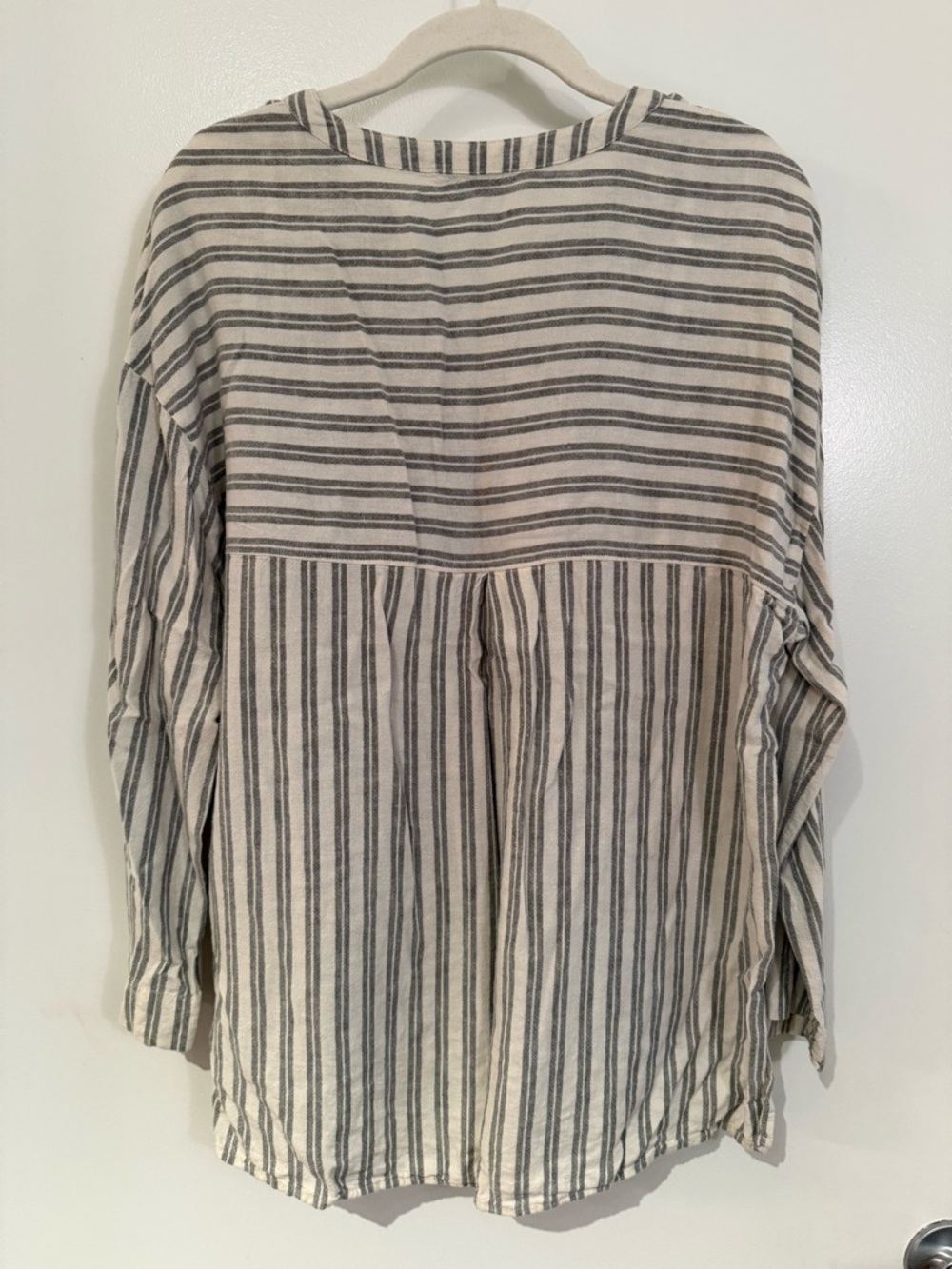 Madewell Cream and Gray Striped V-Neck Blouse - Picture 3 of 7